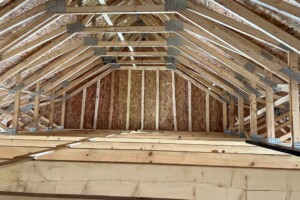 avec ferme de toit pour rangement