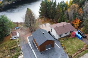 Garage L'Éclairé 22' x 28'